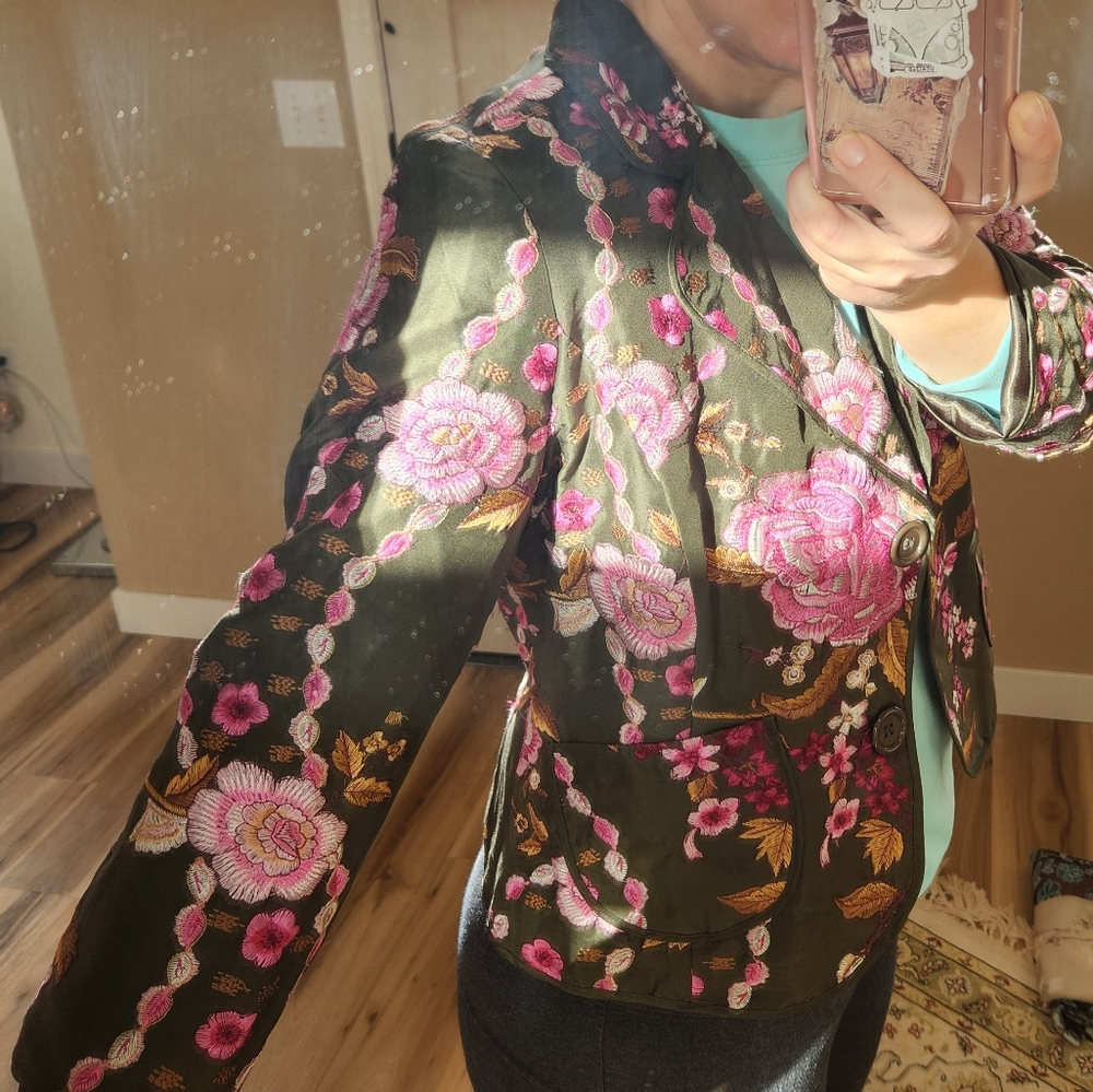 Beautiful well done embroidery suit jacket size 14